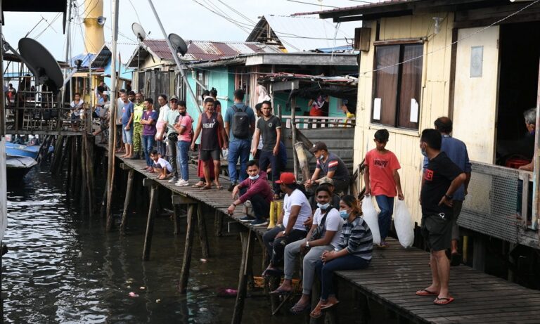 Fire Dept: Gaya Island blaze razed 73 stilt houses, leaves hundreds homeless