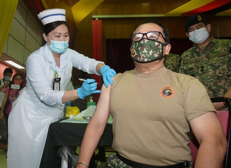 Covid-19: 3,510 army personnel in Sarawak receive first dose of vaccine