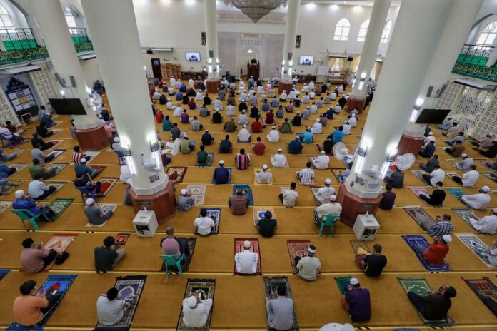 Johor allows congregational prayers at mosques, surau from tomorrow