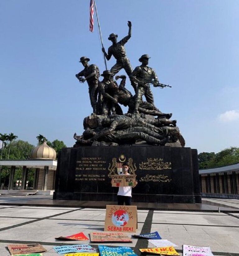 Environmental group protests at Tugu Negara seeking uninterrupted democracy for climate justice (VIDEO)