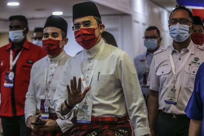 Don’t let ‘hypocrites’ represent party, Umno Youth chief tells Zahid