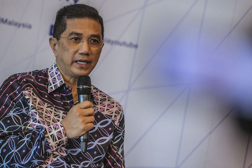 Azmin: Malaysia reviewing existing policies, investment strategy to expedite high-impact project implementation
