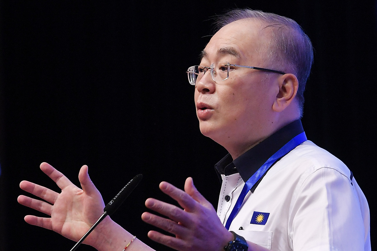 MCA seals mouth on GE15 seat distribution
