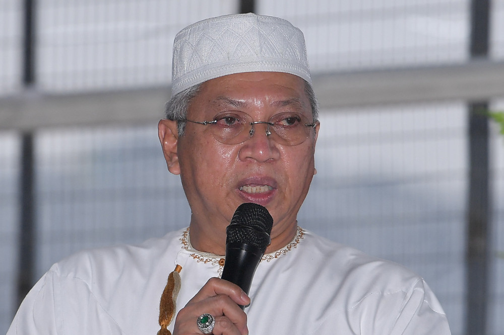 FT minister says rumours of marriage to singer seeks to ruin his career