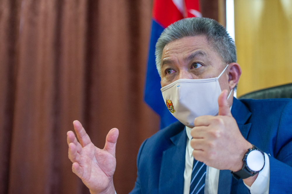 Health minister: We have enough medical oxygen supplies, more available if needed