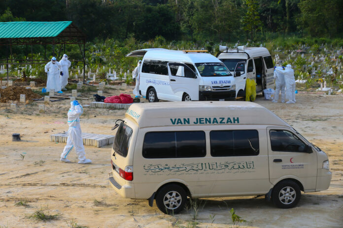 Malaysia’s Covid-19 deaths, ICU patients reach new peaks again