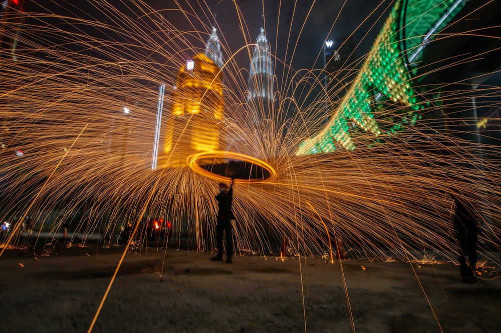 Federal, state leaders call for SOP compliance during Aidilfitri celebration