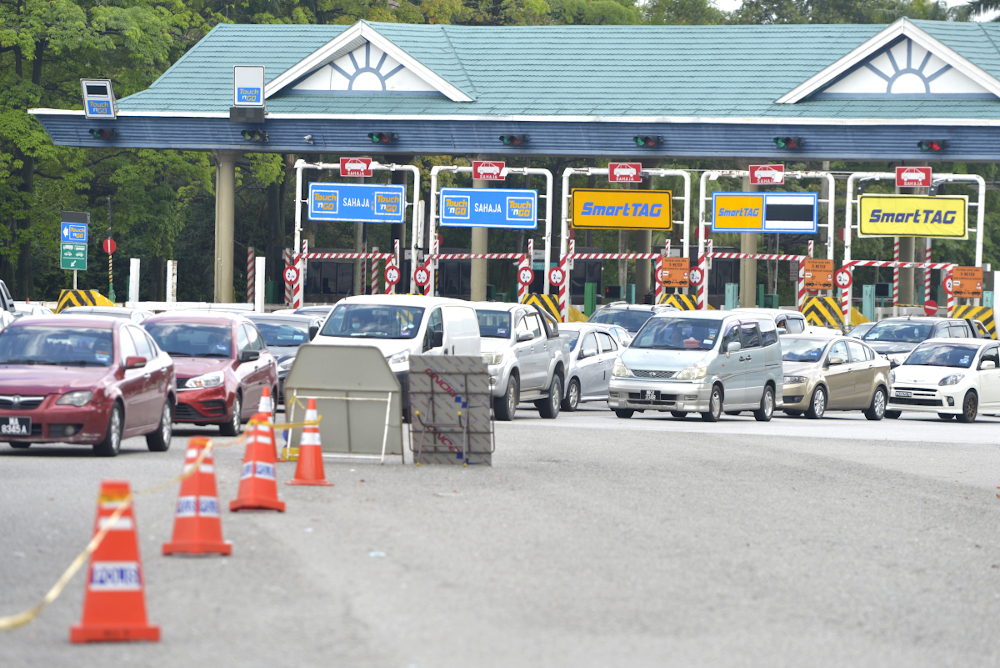 Ismail Sabri: Tourists no longer allowed to travel between states under RMCO