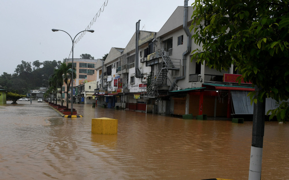Increasing number of flood victims in Sabah and Sarawak, Melaka recovers