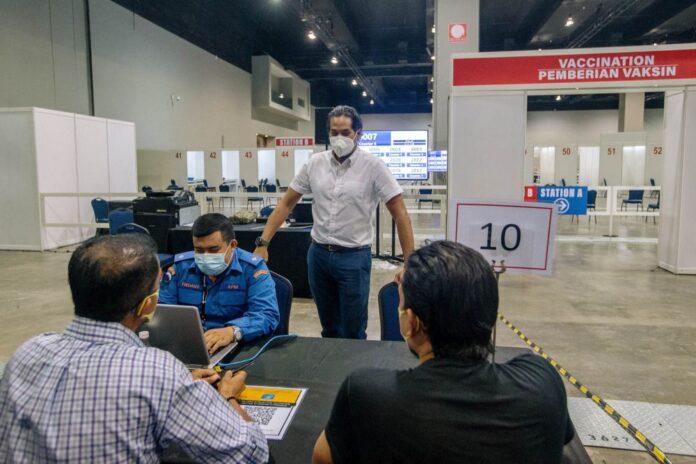 Khairy: Pilot programme for vaccination via mobile trucks to be introduced in KL