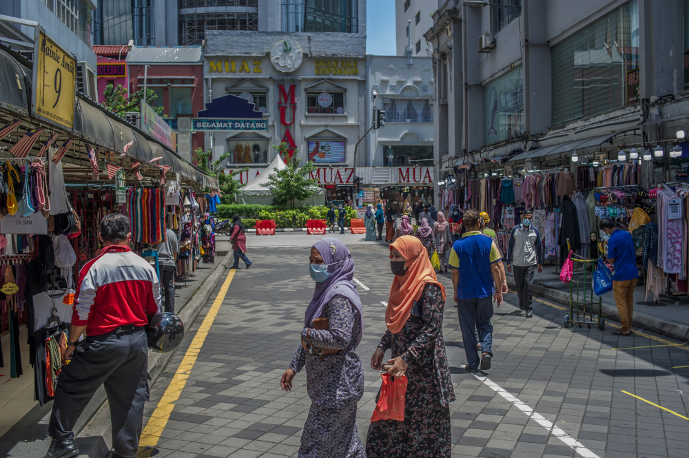 Free renewal for KL petty traders until December 2021, says FT minister