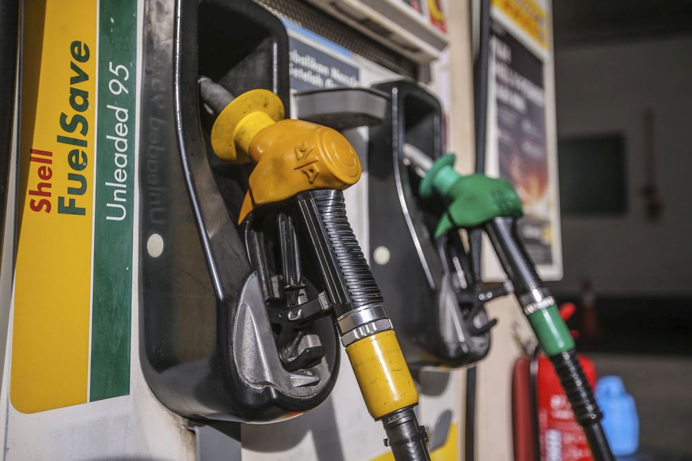 Finance Ministry: Price of RON97 up two sen, RON95 and diesel unchanged