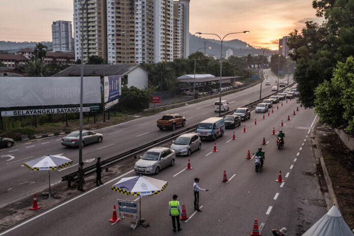 MCO 3.0: SOPs being adhered to at roadblocks in Klang Valley, says chief secretary to the govt