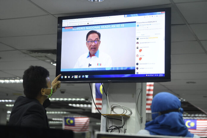 Fight to change the system, Anwar tells PKR Congress