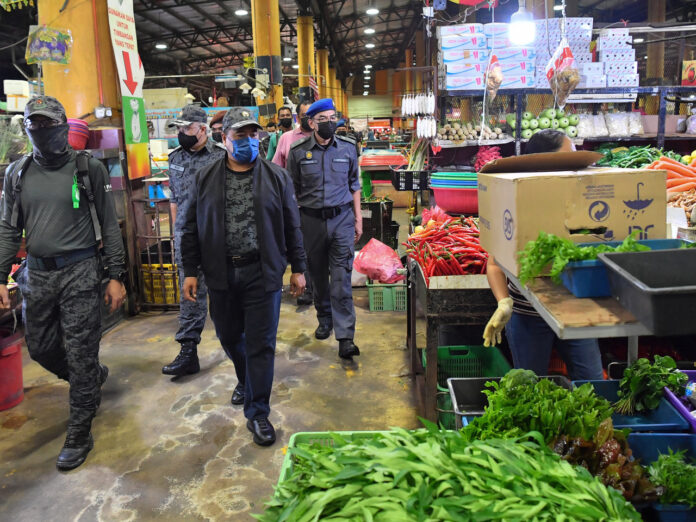 Immigration Dept nabs 72 foreigners in Selangor Wholesale Market raid