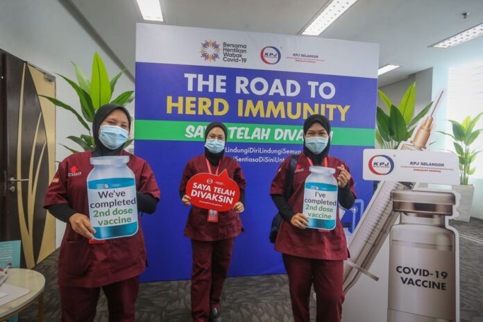 PM: Putrajaya considering action against Covid-19 anti-vaxxers, studying fallback for low registrations