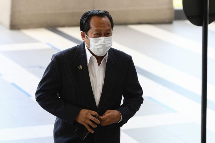 I haven’t been approached, says Umno sec-gen amid SD talk