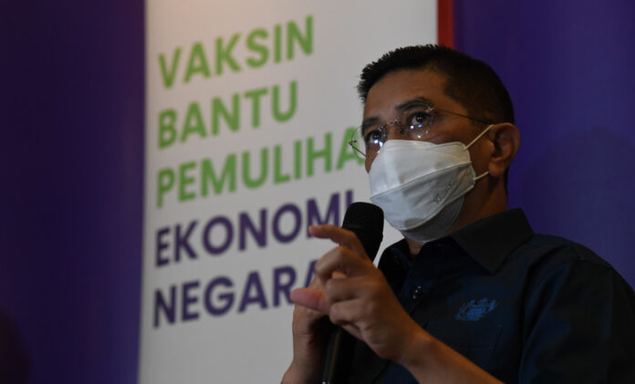 Miti expects Malaysia to achieve higher total investments this year, says Azmin