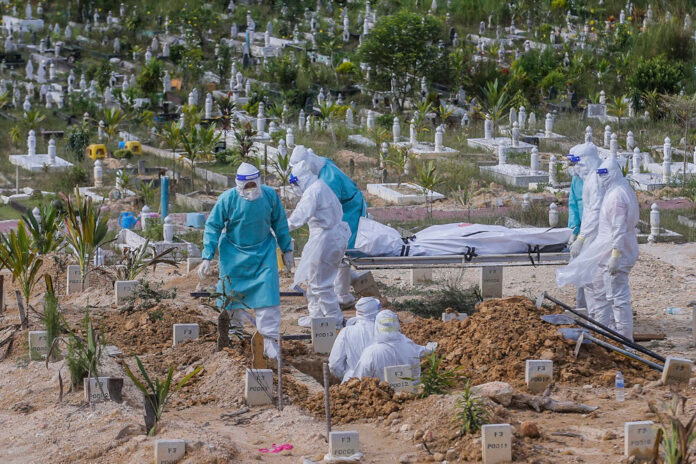 Malaysia’s Covid-19 patients in ICU hits another new high at 905; 75 deaths recorded