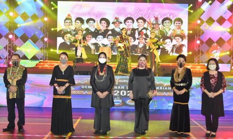 After Sabah pageant controversy, Kitingan siblings in fight to restore Kadazandusun Murut pride After Sabah pageant controversy, Kitingan siblings in fight to restore Kadazandusun Murut pride