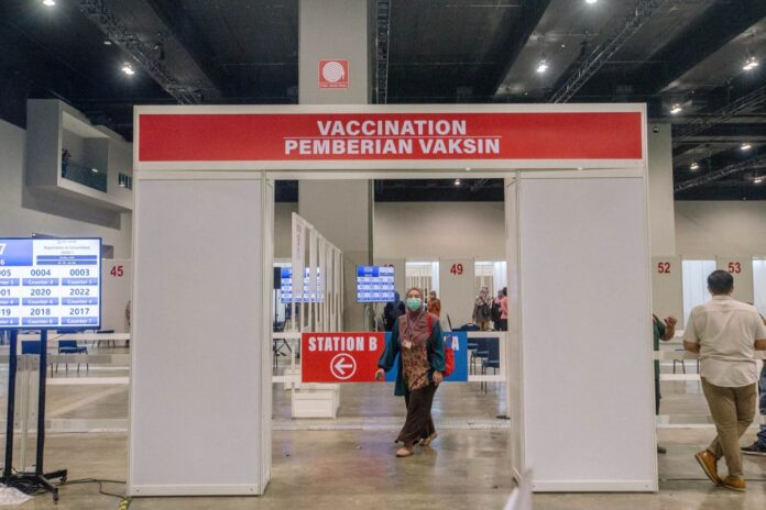 Stage bus companies to operate along routes to Covid-19 vaccination centres in Sarawak, says state minister