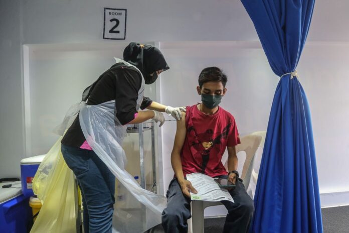Deputy minister: MARA liner mobile Covid-19 vaccination centre has capacity to vaccinate 800 people daily