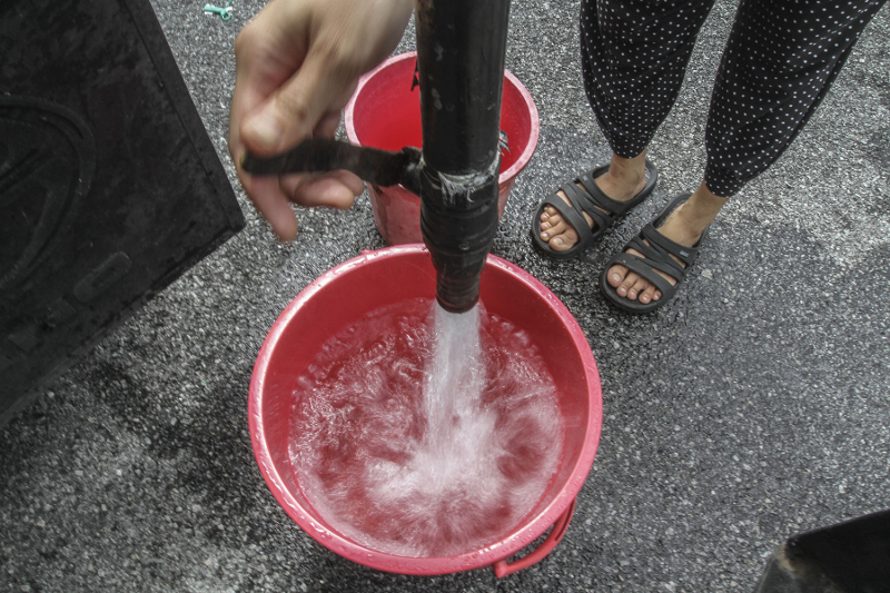 Air Pahang deploys 300 static water tanks to Keratong, Rompin