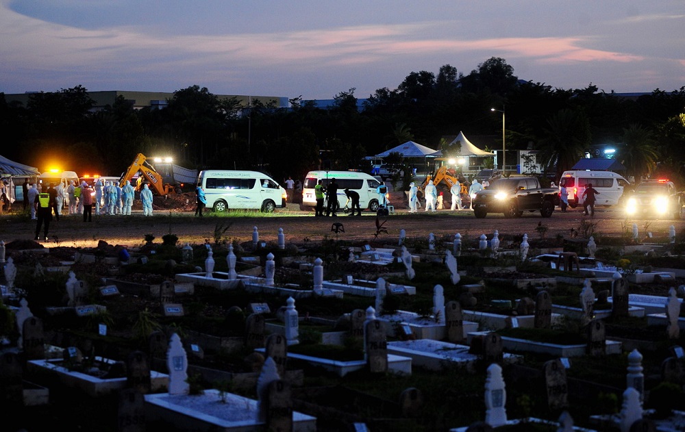 Sombre mood as remains of Covid-19 patients laid to rest at Muslim cemetery in Shah Alam