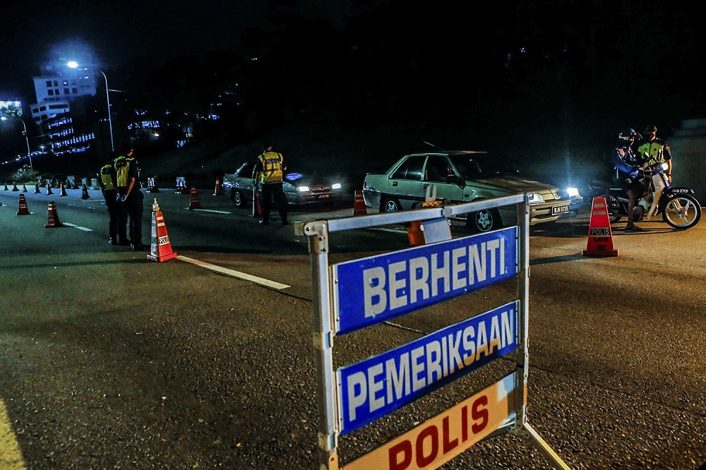 Two drug-positive men detained after attempting to avoid police roadblock in KL