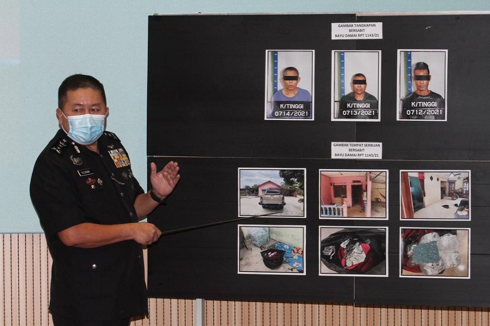 Cops bust ecstasy-smuggling syndicate in Johor