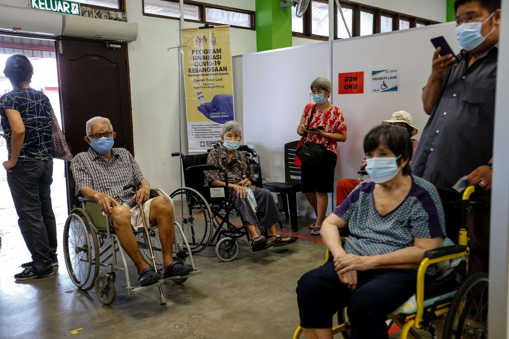 Melaka Health Dept: Elderly, disabled folk can now walk in to any vaccination centre to get Covid jab