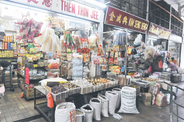 Covid-19: Only fully vaccinated stallholders may operate at hawker centres, markets, says Kuching South City Council