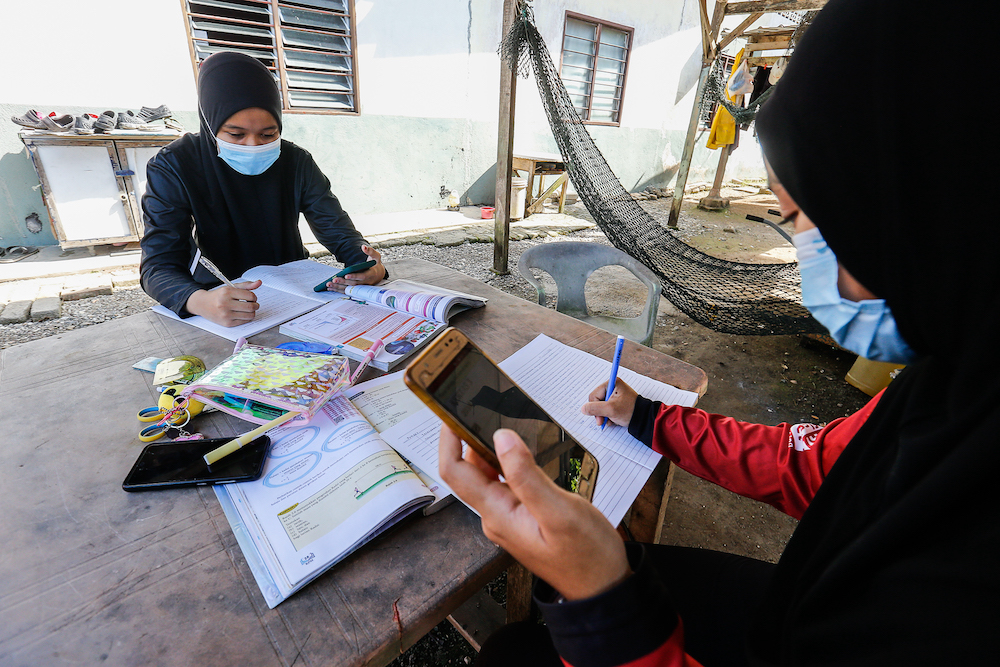 Non-profit Rakan Tutor is on a mission to bridge the Covid-19 learning gap in Malaysia
