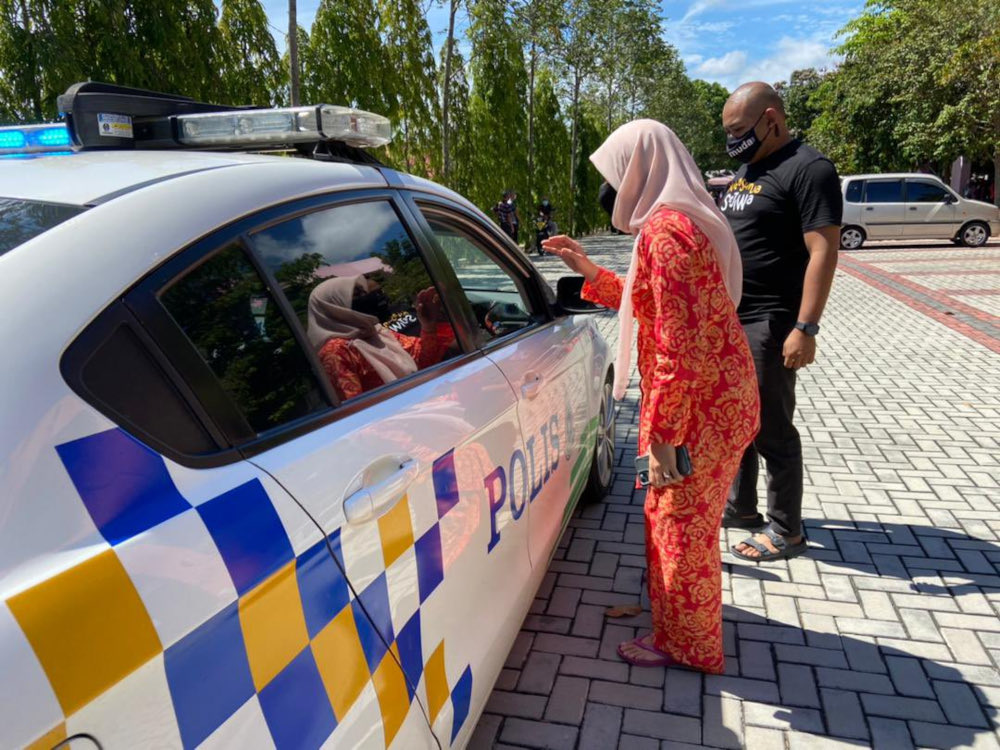 Johor cops say stopped Syed Saddiq since he only applied for house visits, not distributing aid at office