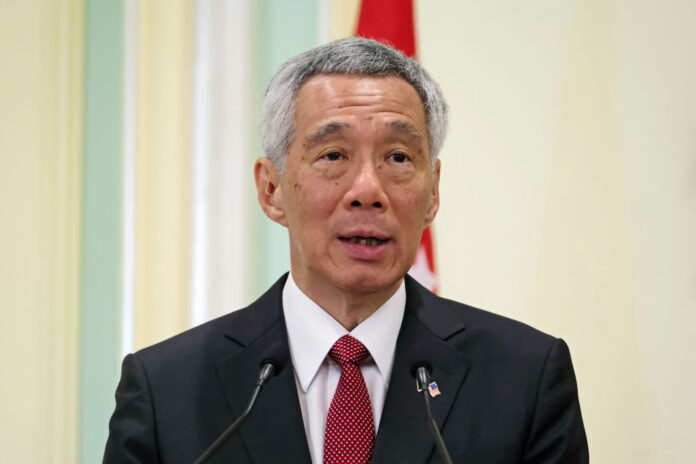 Lee Hsien Loong congratulates new Malaysian PM, invites him to Singapore