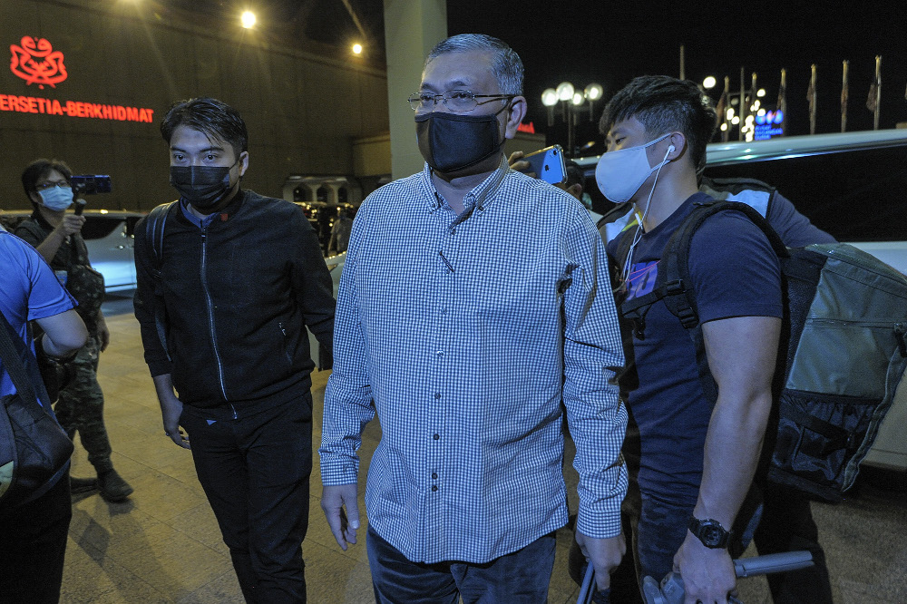 Umno minister Shamsul Anuar Nasarah quits Cabinet post