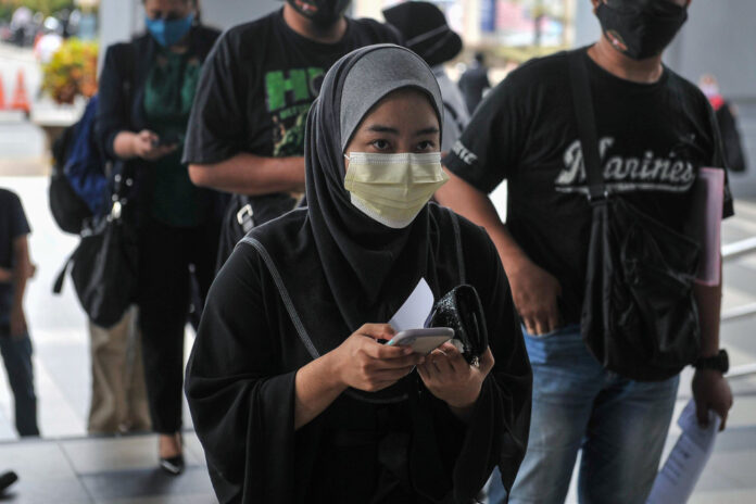 In Kuala Lumpur, housewife fined RM10,000 for insulting King, royal institution