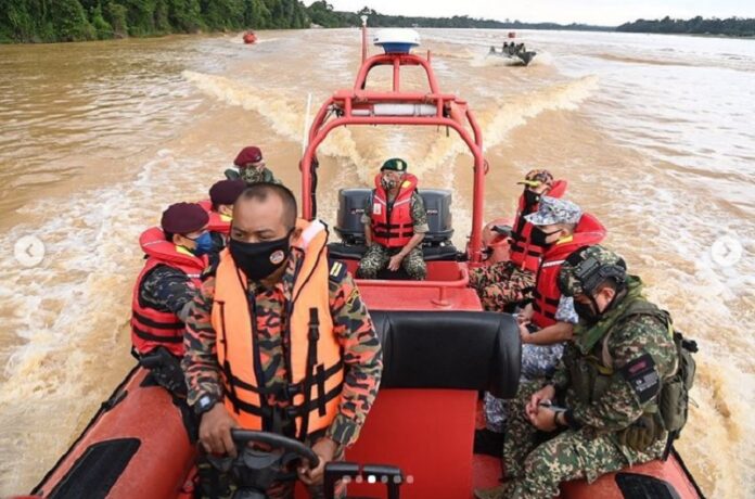 Agong joins search and rescue operation to look for missing soldier in Sg Pahang