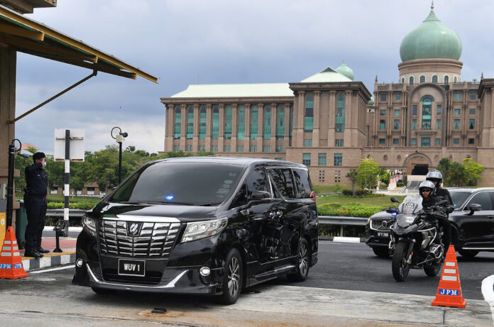 Newly-appointed PM Ismail Sabri gets down to work at Perdana Putra