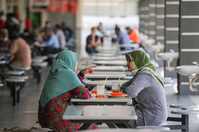 Kuching, Samarahan, Serian to lose dine-in privileges as Covid-19 cases rise