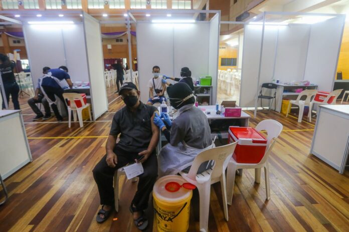 Selangor making preparations for Covid-19 booster shots under Selvax, state assembly told