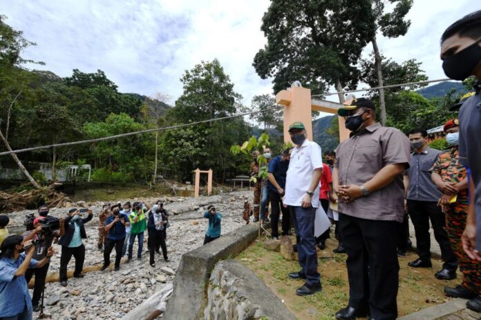 PM Ismail Sabri allocates RM75m to flood-hit Kedah for infrastructure repairs (VIDEO)