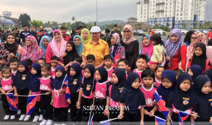 Johor Sultan: 779 teachers refusing Covid jabs putting those around them in danger