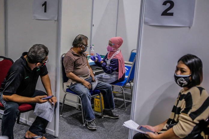 Khairy, JKJAV must continue Covid-19 vaccination efforts despite political turmoil, says former health minister