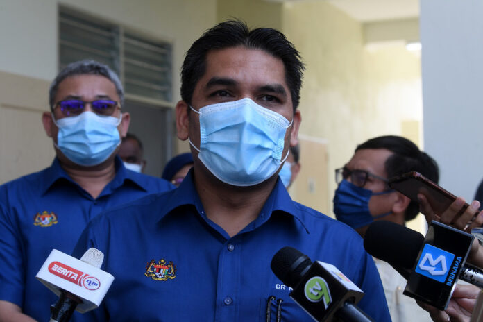 Education ministers holds dialogue with headmasters in Kuching division