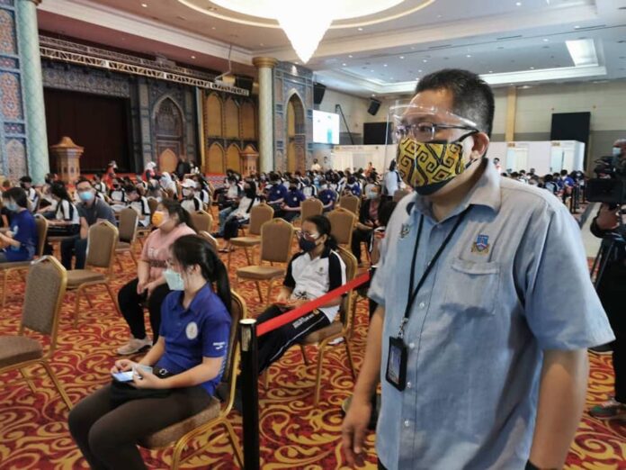 Kuching South mayor reminds parents to send their children for Covid-19 vaccination according to given date, time