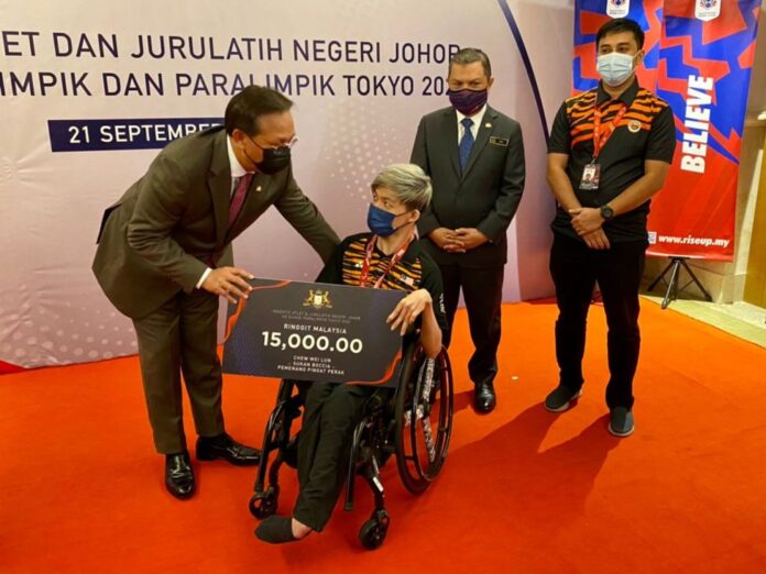 Johor rewards state’s Olympic and Paralympic athletes with monetary incentives