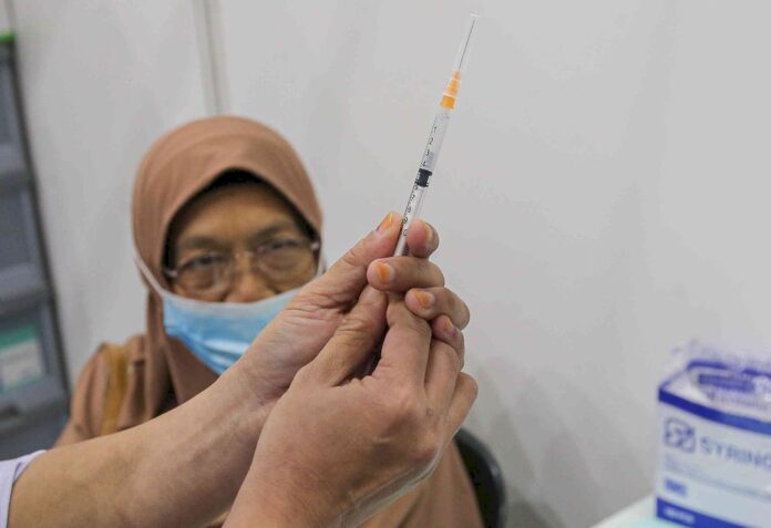 Sabah aims to administer 60,000 Covid-19 vaccine jabs a day in September, says state minister