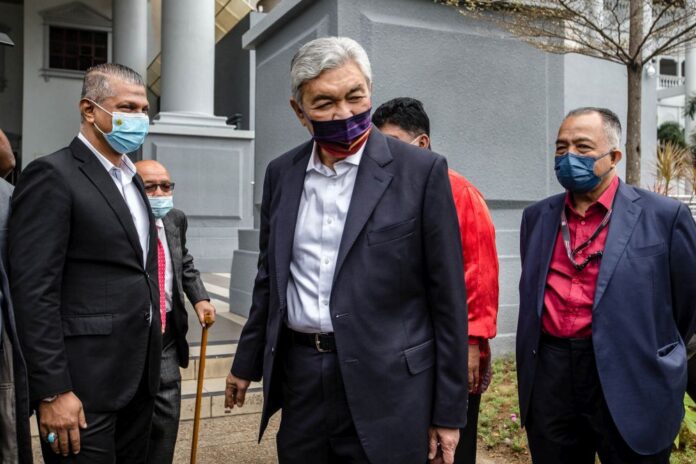 Lawyer: Zahid unrelated to brother’s RM250,000 loan from businessman, so bribery charge is ‘faulty’