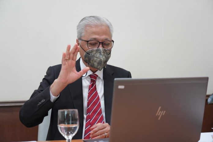 PM: No more roadblocks, travel within Klang Valley allowed in Phase Two from Friday